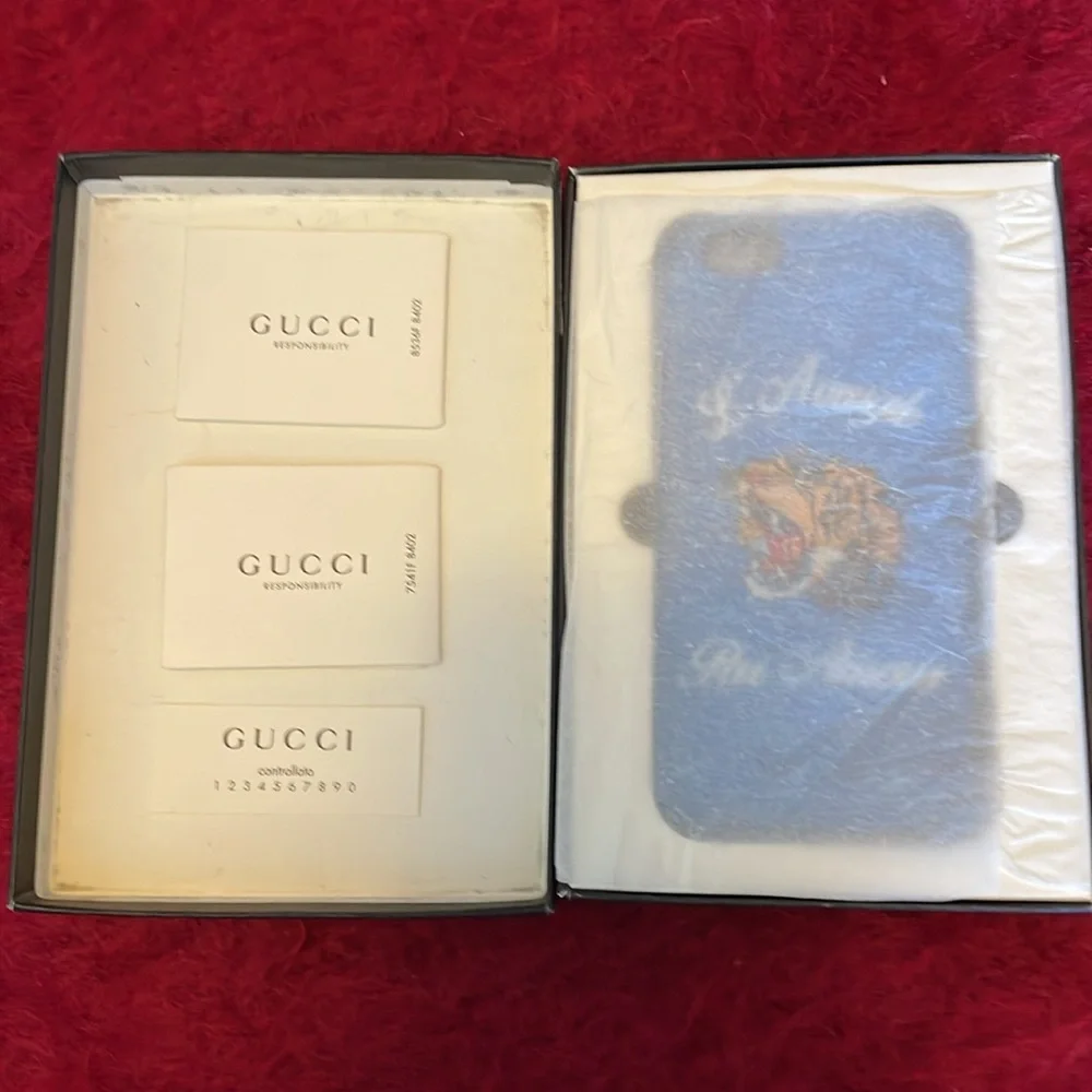 AUTHENTIC GUCCI LIMITED EDITION SUPREME L'AVEUGLE PAR AMOUR BLUE IPHONE 7 CASE